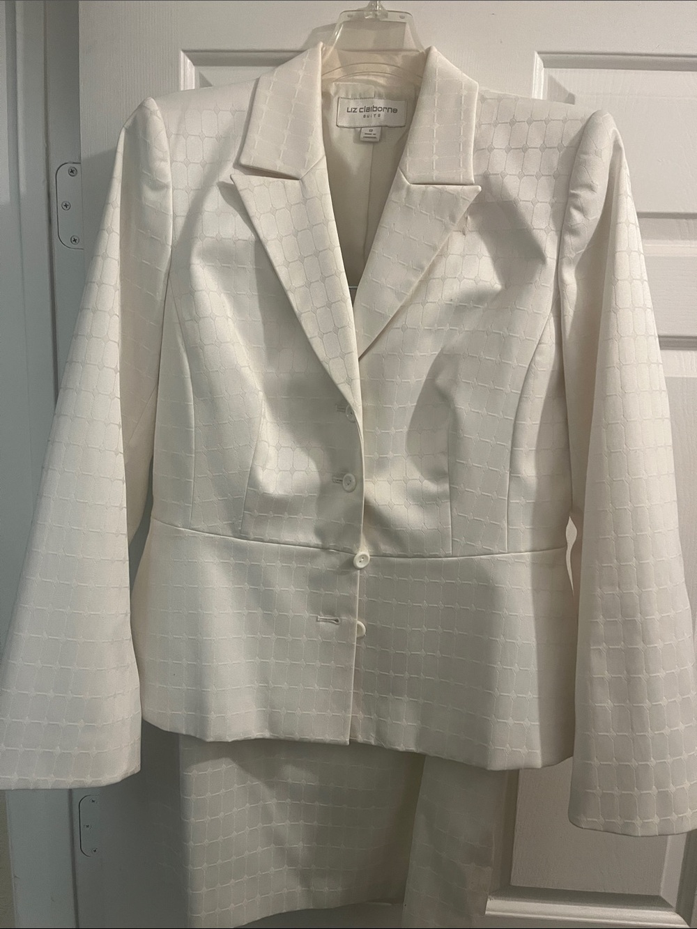 Liz Claiborne Ivory Structured Notch Lapel Blazer and Skirt Suit